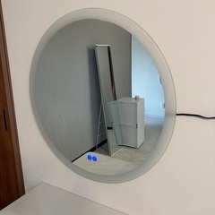【値下げ】LED付き女優ミラー（大きめ鏡）の画像