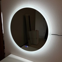 【値下げ】LED付き女優ミラー（大きめ鏡）の画像
