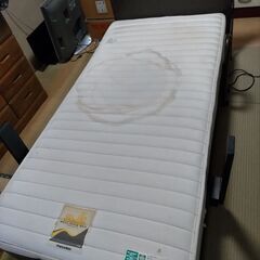 介護用電動リクライニングベッド