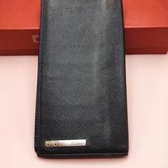 カルティエ　長財布　札入れ　キャビアスキン　箱など備品付き
