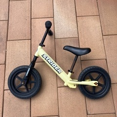 ストライダーと三輪車
