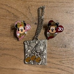 ディズニー バッチ キーホルダー