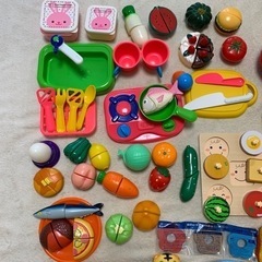 おもちゃ 知育玩具　サクッと切れる　おままごとセット　しまじろう　ベネッセの画像