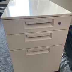 【お譲り決まりました】オフィス家具ワゴン　鍵付き