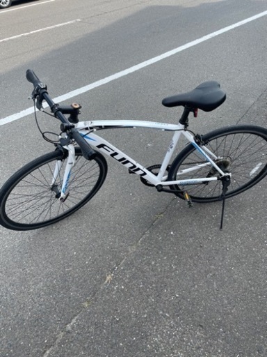 自転車 　クロスバイク　28インチ　ギア付き