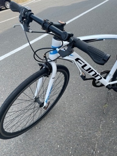 自転車 　クロスバイク　28インチ　ギア付き