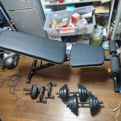インクラインベンチ、ダンベル、プッシュアップバー、アブローラー