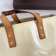【値下げ】15,000→12,000【正規品・破損無し】LOUIS VUITTON ルイヴィトン ヴェルニ リードPM ホワイト の画像