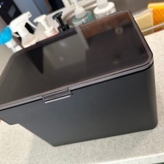 お譲り先決まりました！米びつ 5㎏の画像