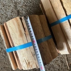 国産　乾燥　薪　スギ、マツ　キャンプなどにの画像