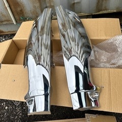 いすゞトラック・4トン320フォワードメッキコーナーパネル未使用右左の画像