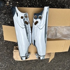 いすゞトラック・4トン320フォワードメッキコーナーパネル未使用右左の画像