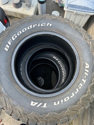 車のパーツ タイヤ、ホイール