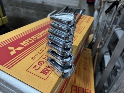 ゴルフ　クラブ　アイアン　スリクソン