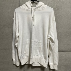 フード付きパーカー