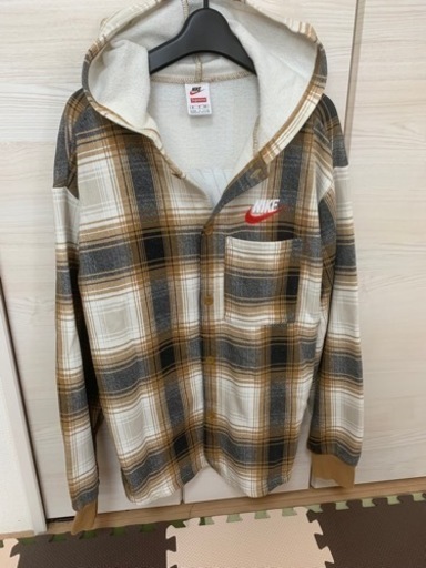 Supreme シュプリーム パーカー売ります