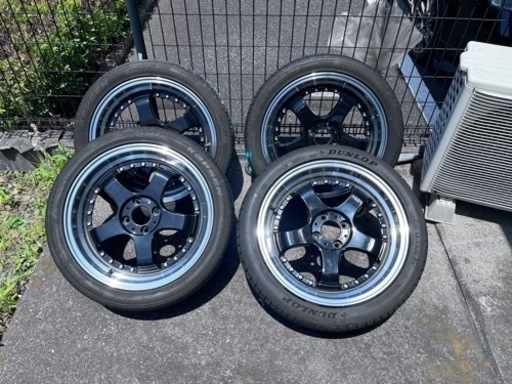 車のパーツ タイヤ、ホイール