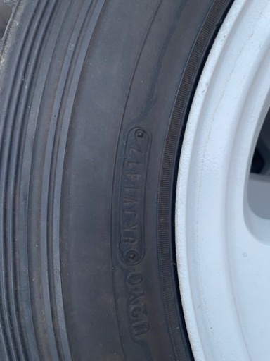 車のパーツ タイヤ、ホイール