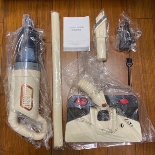 【新品未使用】ステッククリーナー 2WAY 掃除機 コードレス 強力吸引 超軽量 車用 家庭用 水拭き