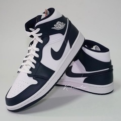 新品未使用　Nike Air Jordan 1 Mid Obsidian  27cm の画像