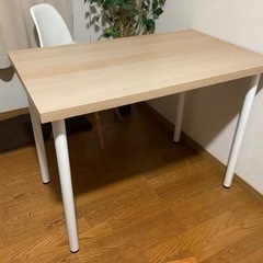 IKEAのテーブル（引取先決定済み）