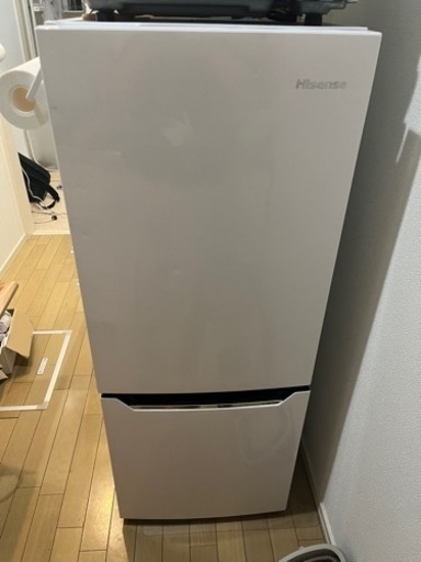 135L 冷凍冷蔵庫 HR-D13E3W. コンパクトボディに使いやすい 引出しタイプの冷凍室。 幅481×奥行586×高さ1127(mm) 2021年省エネ基準達成率100%