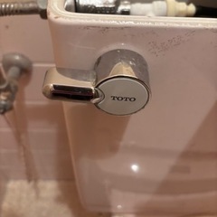 トイレタンク内の水漏れ − 大阪府