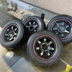 車のパーツの画像