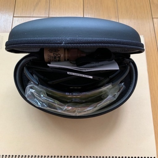 6／24まで　ESSサングラス　ケース付き