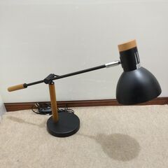 🍎ニトリ ワークランプ メストロの画像