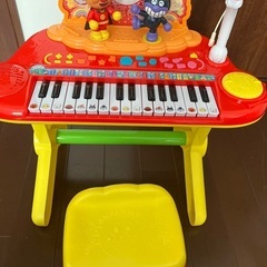 （お取引中）アンパンマンキーボードマイク、椅子付きの画像