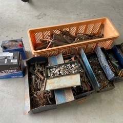 鉄屑/農具/廃バッテリー