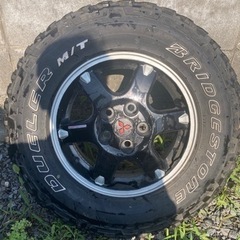 車のパーツ タイヤ、ホイール