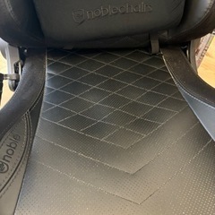 noblechairs EPIC ゲーミングチェアの画像