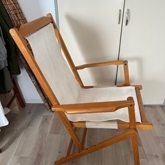 折りたたみ椅子の画像