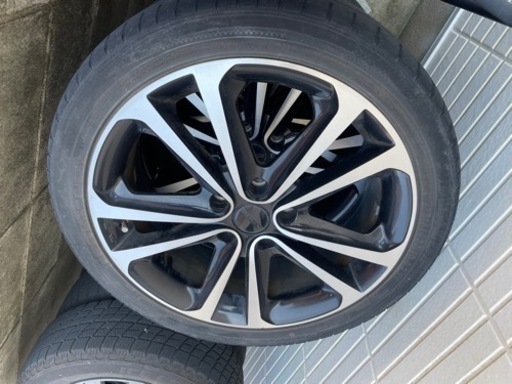 車のパーツ タイヤ、ホイール