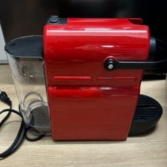 値下げしました！　ネスプレッソ NESPRESSO 2017 コーヒーマシン　 ネスプレッソマシン　本体コーヒー　赤　レッド　ブラック　黒　 C40RE イニッシア ルビーレッドの画像