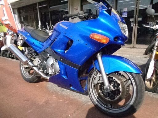 NO.5046　ＺＺＲ４００　Ｎ型　後期モデル　水冷４サイクル１６バルブ４気筒エンジン　キャンディーブルー　☆彡