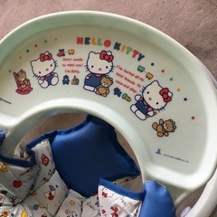 【半額に値下げ】ハローキティ　ベビーテーブル(ベビーウォーカー)の画像