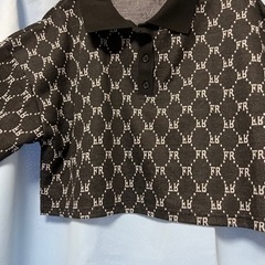 お値下げ中‼️INGNI  イング　ポロ襟モノグラム柄トップス　トレンドのショート丈⭐️の画像