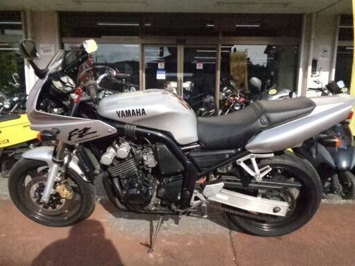 NO.5047　ＦＺ４００　水冷４サイクル１６バルブ４気筒エンジン　シルバー　☆彡 NO.5047 FZ400 水冷4サイクル16バルブ4気筒エンジン シルバー