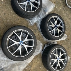 車のパーツ タイヤ、ホイール