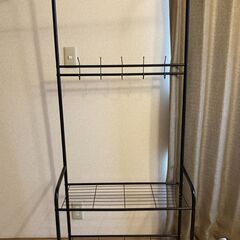 黒いスチールラック