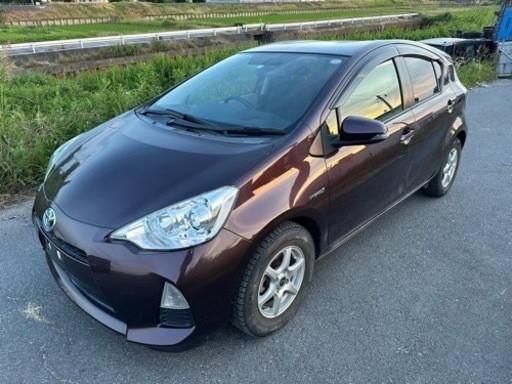 トヨタアクア　平成25年　7万KM  車検付き