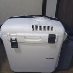 HiKOKI　コードレス冷温庫　キャスター付き