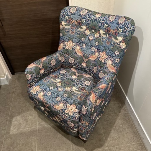 ウィリアムモリス　いちご泥棒1人がけソファ