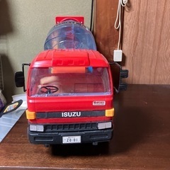ミキサー車　大きいですの画像