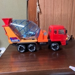 ミキサー車　大きいです