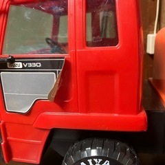 ミキサー車　大きいですの画像