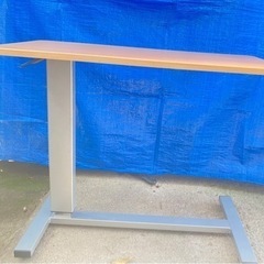 決まりました⭕️　昇降ミニデスク  キャスター付きテーブル